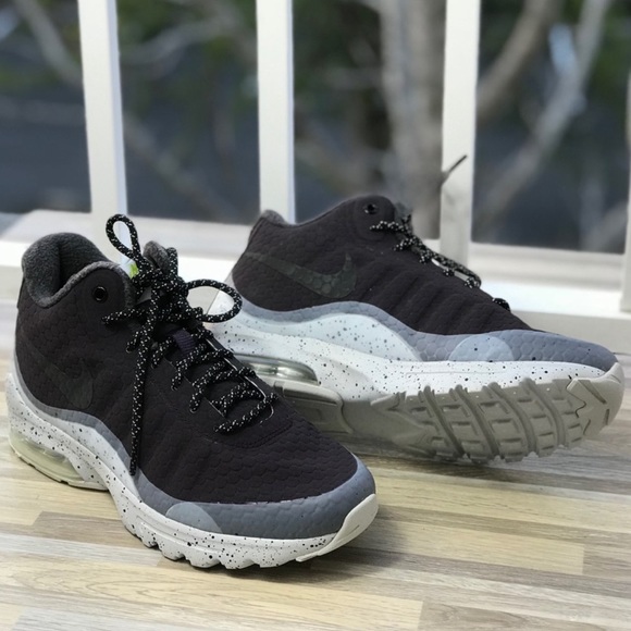 nike air invigor mid